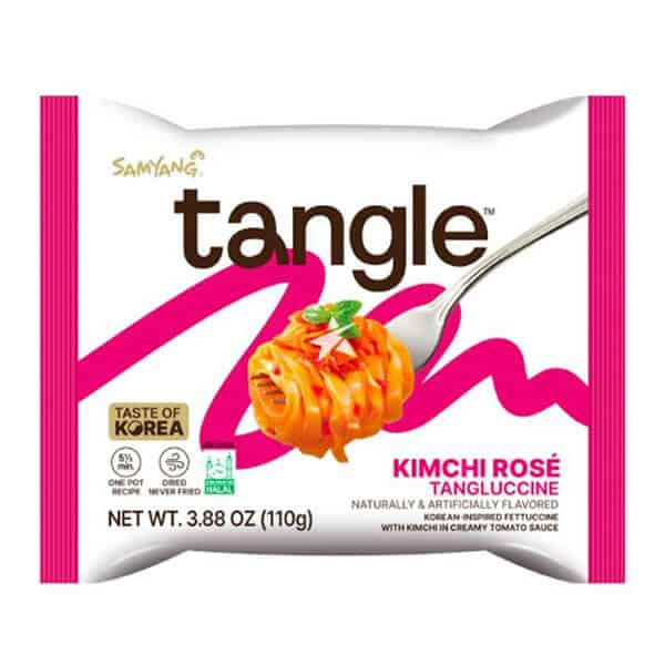 Slika paketa Kimchi Rosé Tangle, azijska fermentirana jed, ki vsebuje kimchi v kremni paradižnikovi omaki, sladko in pekoče, idealna za ljubitelje korejskih okusov.