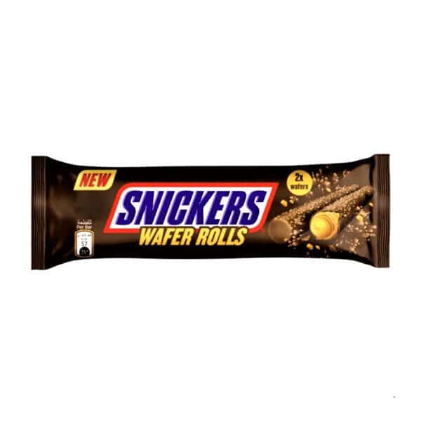 Sladki prigrizek Snickers wafers, čokoladni valji z lešnikovo kremo in hrustljavimi waflji, primerni za razvajanje in sladkanje.