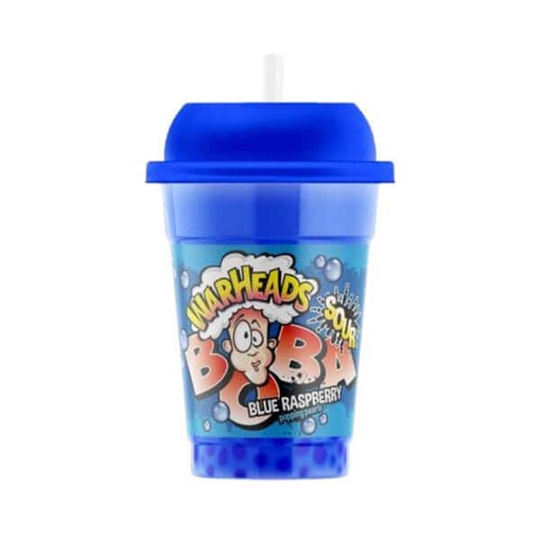 Sladkarije in borovni sok v otroškem stekleničnem kozarcu, Warheads Bubi Blue Raspberry, zabavno in okusno presenečenje za otroke.